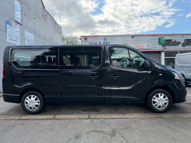 2015 Renault Trafic 1.6 dCi 29 Business 9 Seat LWB Minibus